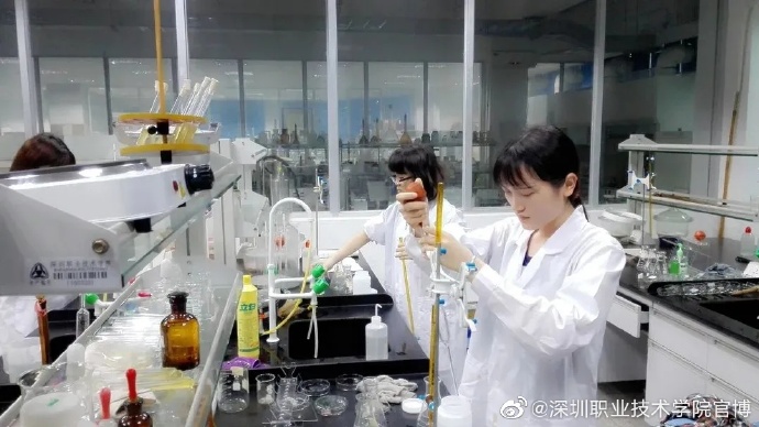 B35A5AE1D4A92215FC7ACED2B9C_782D47FF_189DC