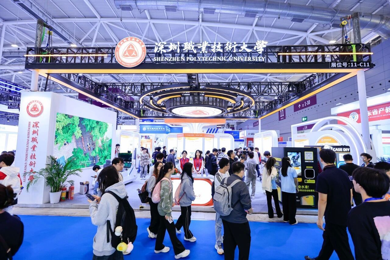 9119336BD312774628F4F21E253_BA0A4438_43093