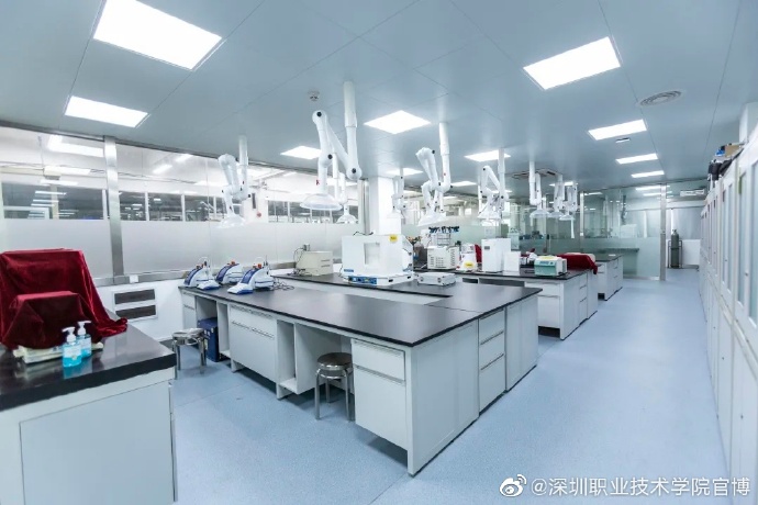 29695A4BEA6D6F707CB3506A1EA_843A635C_16DC9