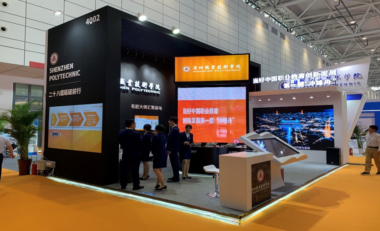 4D99DE446F04D9F566B5113D2EC_1D55180D_56565