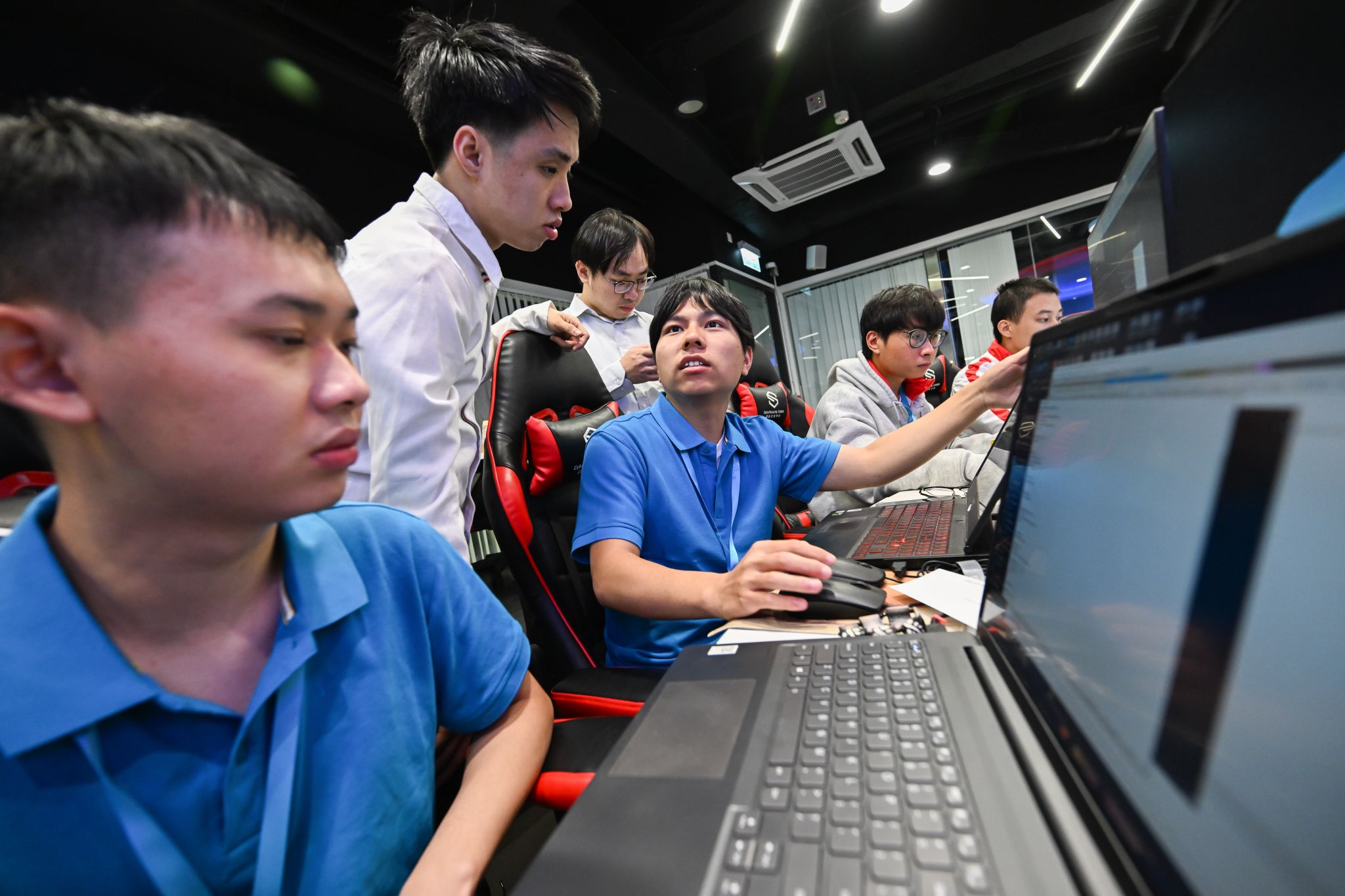 A2BEEF180F131F3DD39E7F4F892_49BCBF77_41CC9