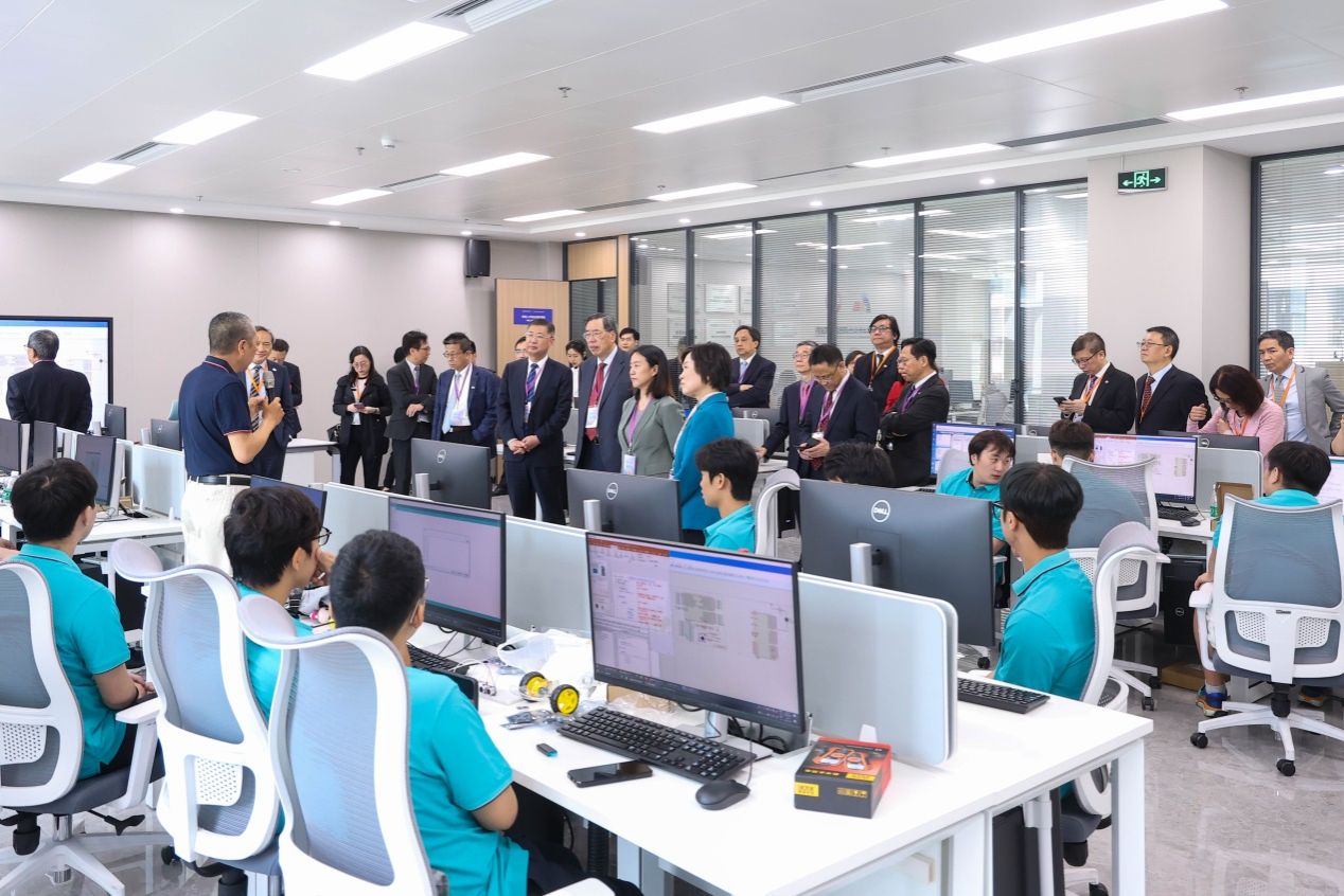 971B2C3DCB01A8E25D0F6B61292_0BAFF2C3_29FD8