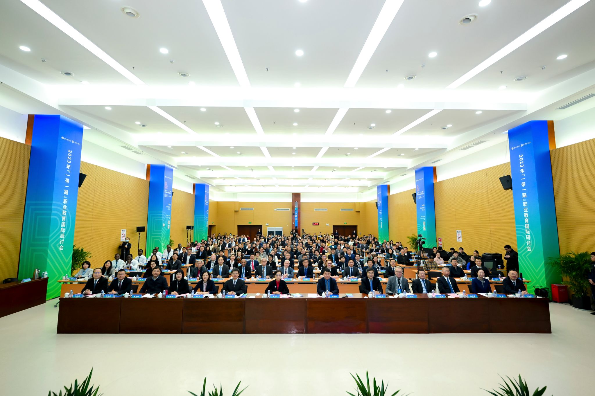 3186DC4C3B4AB14FEE24351A807_E951D1C6_4D8AD