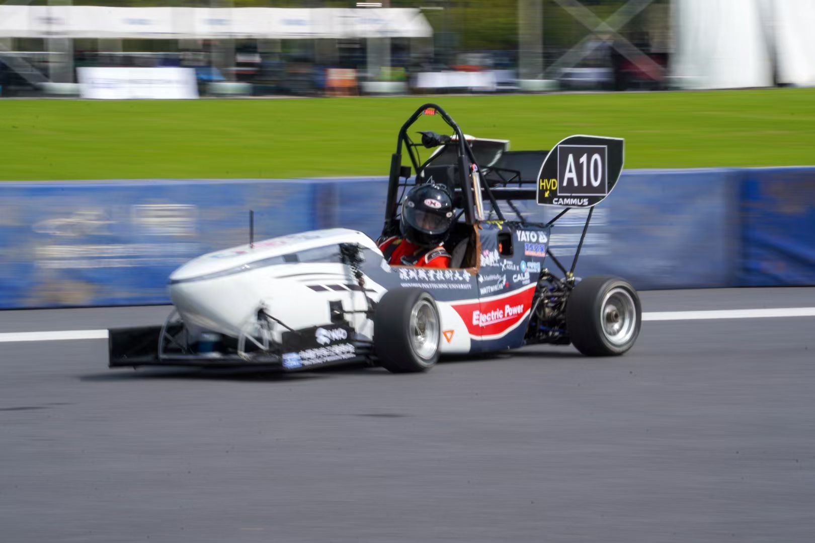 69E213E04752488868AD7FF4A09_49D846EF_24B77